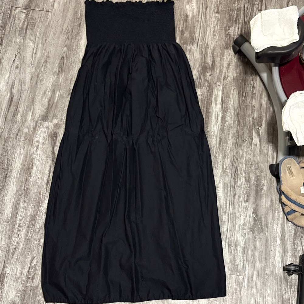 Chic Black Strapless Dress